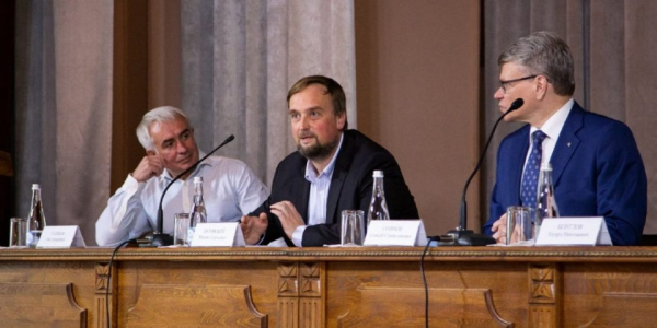 «Не думал, что скажу молодежи брать пример с Алана Дзагоева». Интервью главного врача «Рубина» «Не думал, что скажу молодежи брать пример с Алана Дзагоева». Интервью главного врача «Рубина»