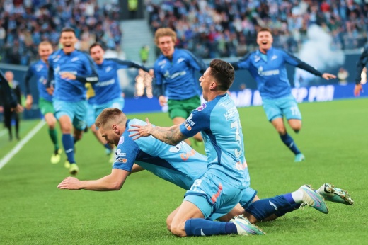 Репортаж из чемпионской раздевалки «Зенита», команда выиграла пятый чемпионский титул подряд, подробности Репортаж из чемпионской раздевалки «Зенита», команда выиграла пятый чемпионский титул подряд, подробности