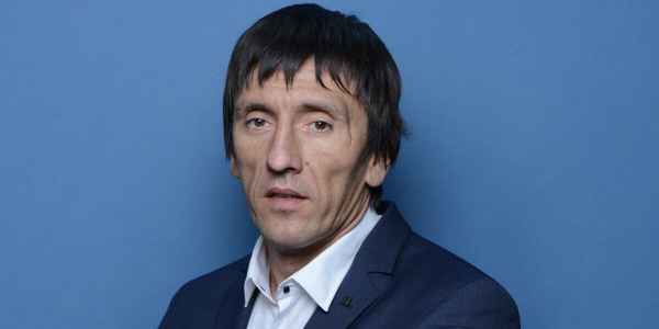 «Для нас было бы лучше, если бы Сычевой уехал в «Црвену Звезду». Интервью спортивного директора «Оренбурга» Дмитрия Андреева «Для нас было бы лучше, если бы Сычевой уехал в «Црвену Звезду». Интервью спортивного директора «Оренбурга» Дмитрия Андреева